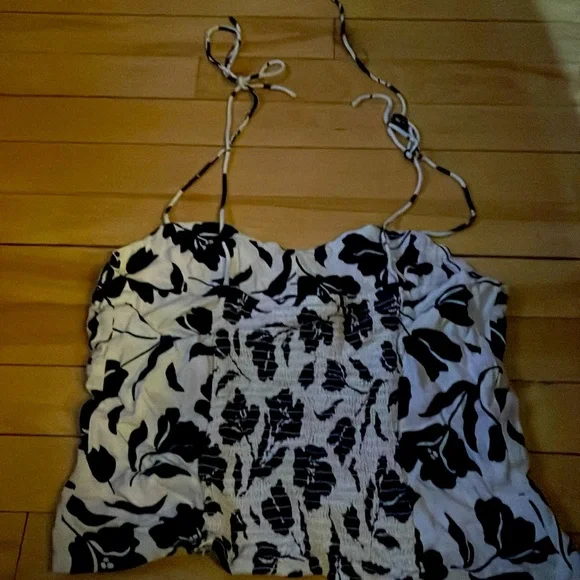 Summer top - Picture 2 of 2